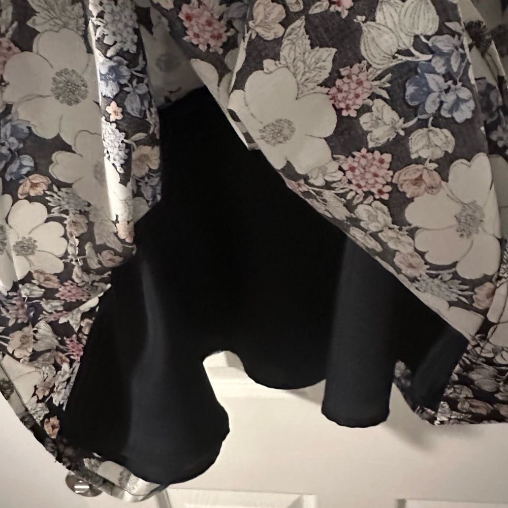 Ann Taylor Navy Floral Fully Lined Casual Skirt - Size 8 - Picture 4 of 5